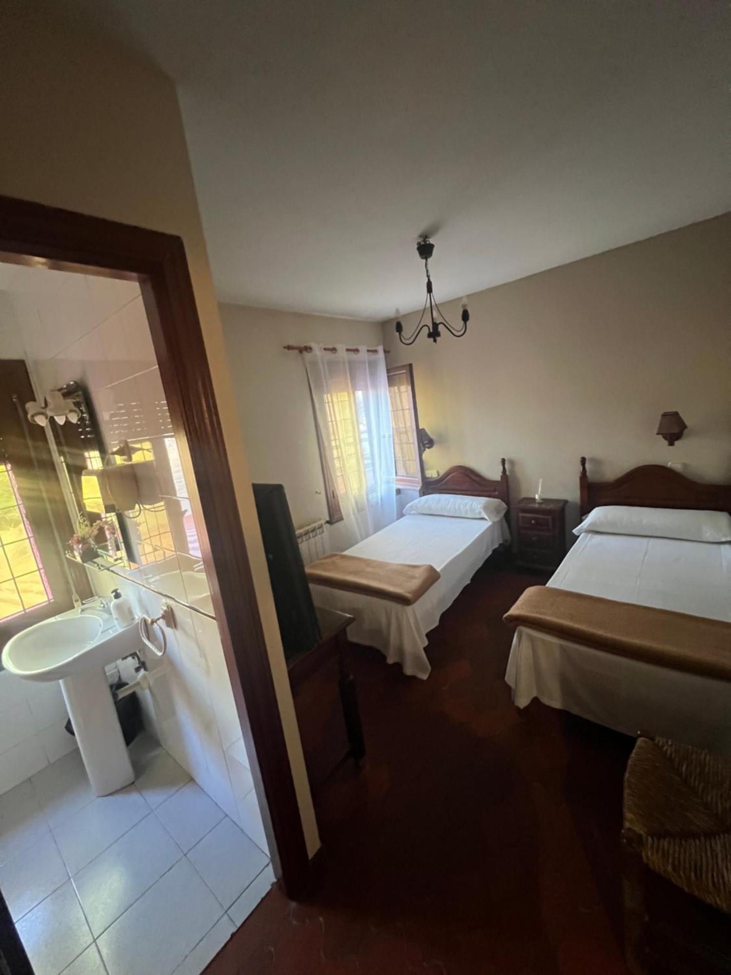 Hotel Hostal Sabor Fusion La Pradera de Navalhorno Zewnętrze zdjęcie